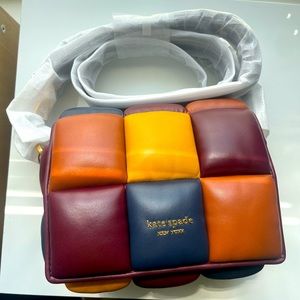 PERFECT FOR FALL kate spade new york
boxxy smooth leather large
crossbody bag